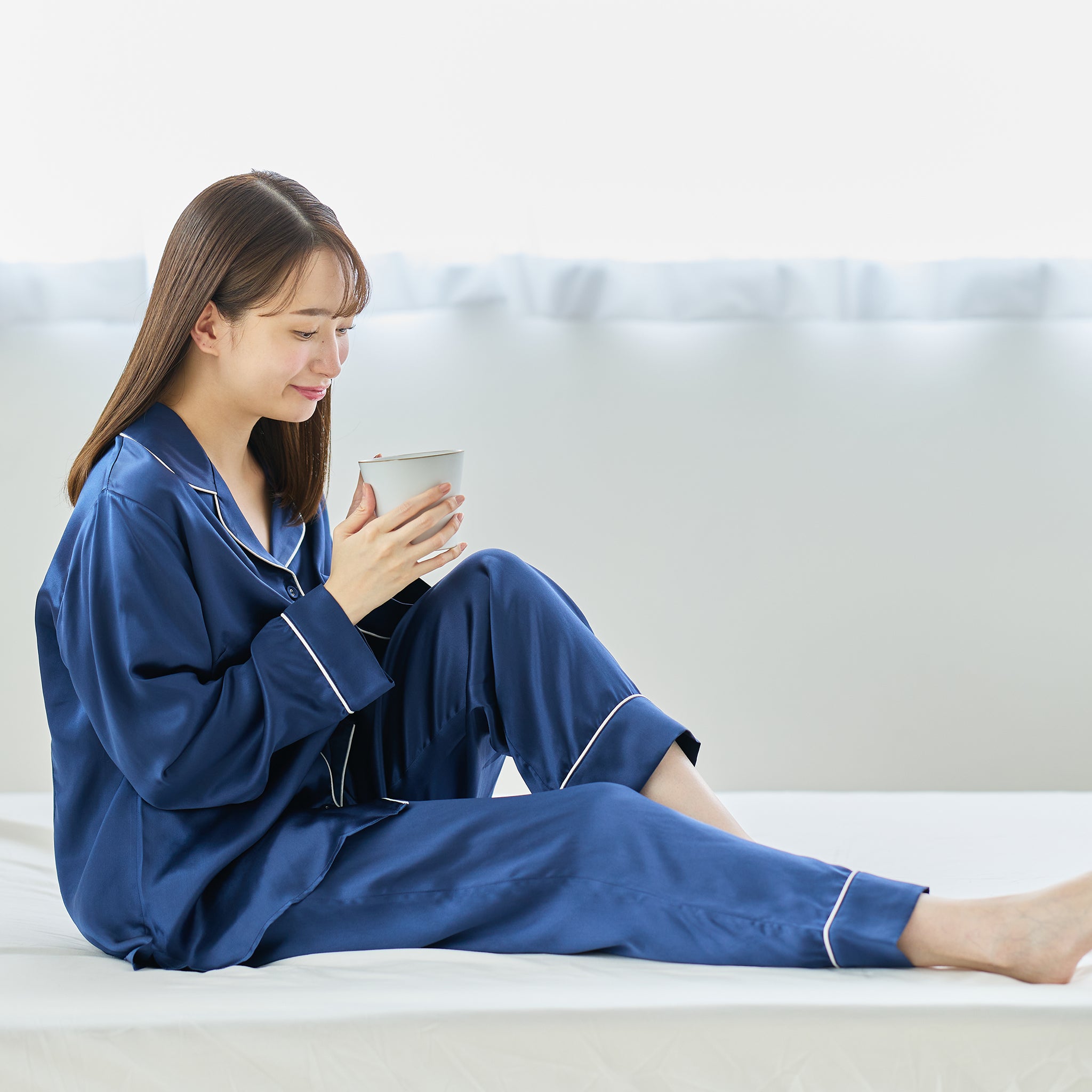 シルク100% 長袖パジャマ